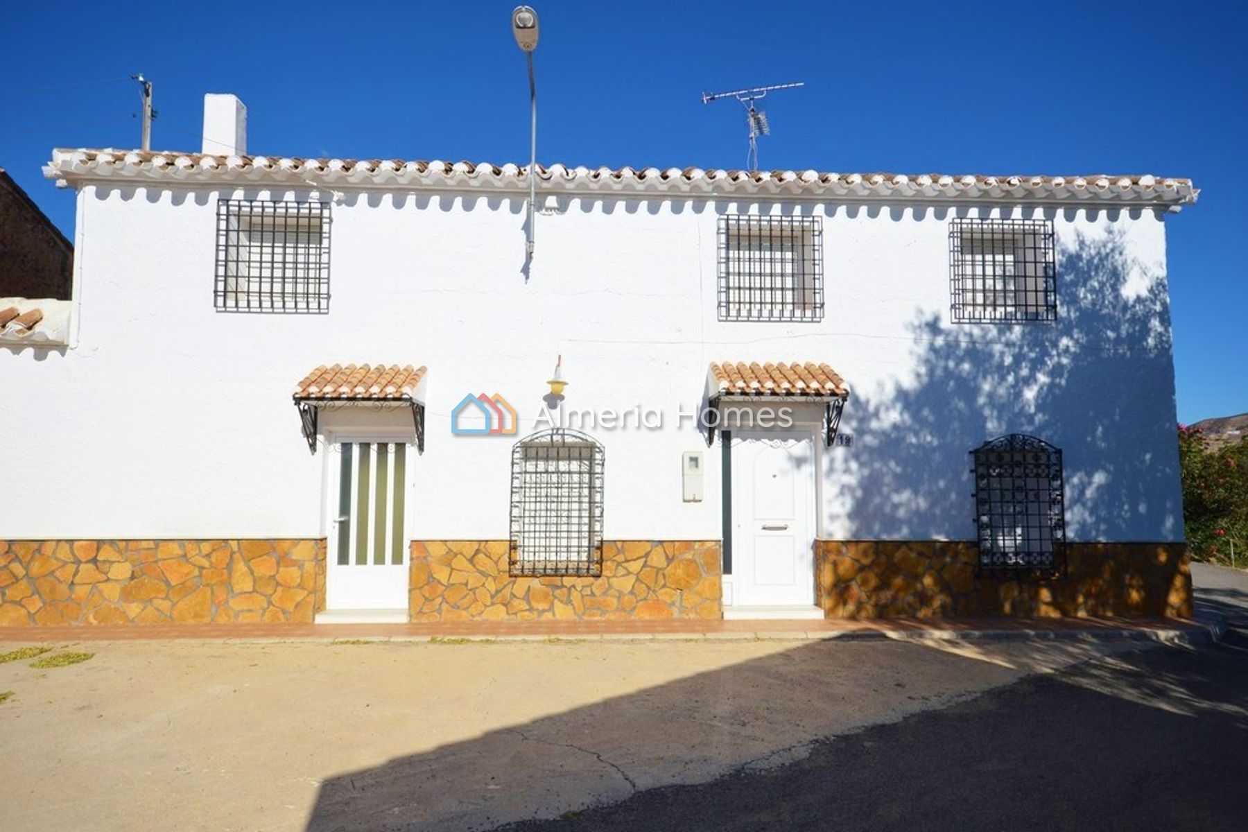 Casa Venezuela — Town House under offer in Albox, Almeria — Image #1