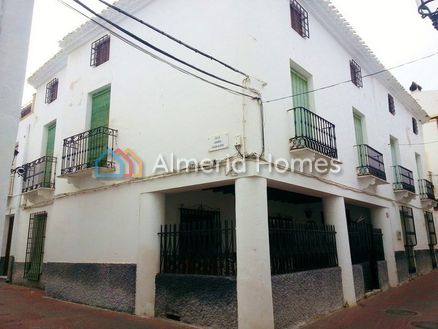 Casa Espectaculo: Town House in Albanchez, Almeria