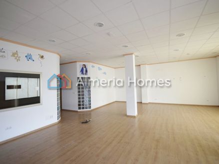 Tienda Flores: Commercial Property in La Alfoquia, Almeria