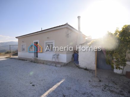 Casa Carlos: Villa in Somontin, Almeria