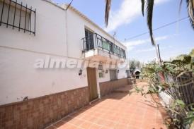 Casa Superficial : Casa de Campo en venta en La Alfoquia, Almeria