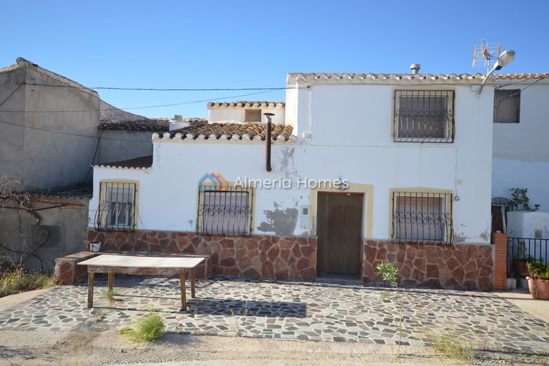 Cortijo Porche — Country House for sale in La Alfoquia, Almeria — Image #1