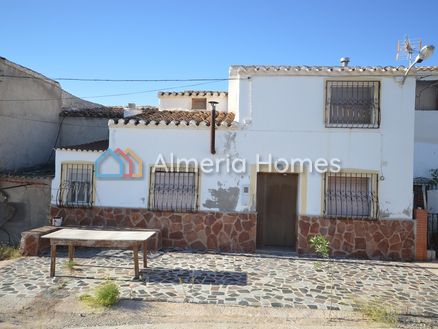 Cortijo Porche : Country House in La Alfoquia, Almeria