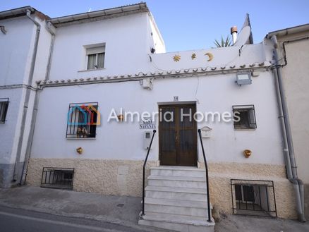 Casa los Geranios: Town House in Seron, Almeria