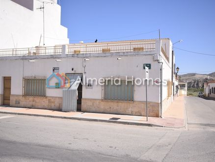 Casa Cantando: Town House in La Alfoquia, Almeria