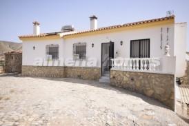 Villa Solar : Villa for sale in Arboleas, Almeria