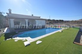 Villa Rosaleda: Villa for sale in Cantoria, Almeria