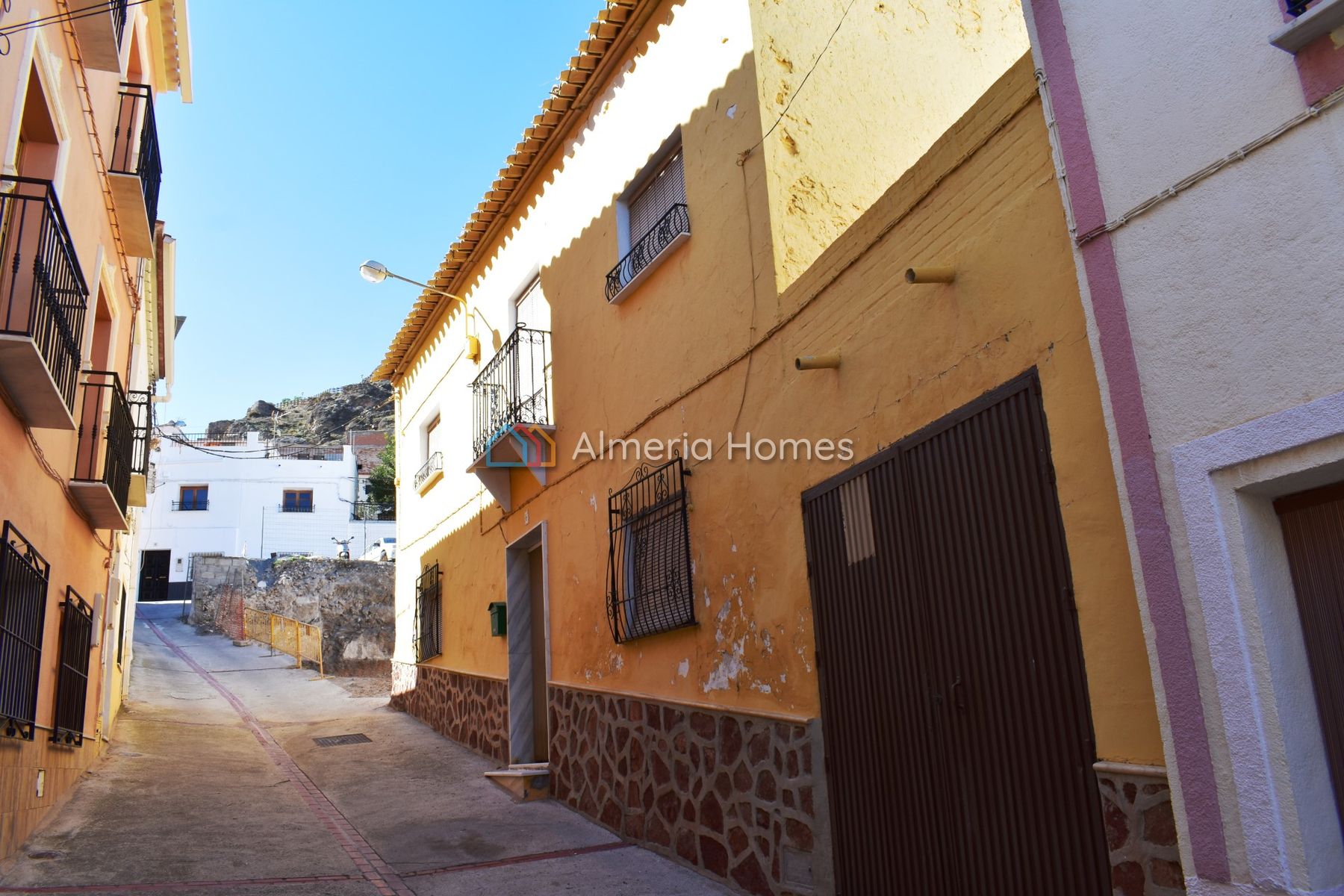 Casa Piqui — Village House for sale in Estacion de Purchena, Almeria — Image #1