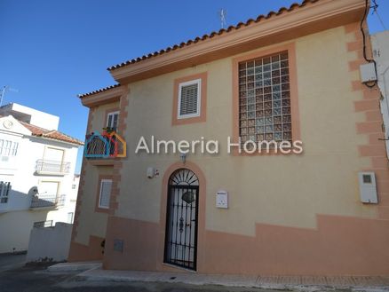 Casa Higuero: Town House in Zurgena, Almeria