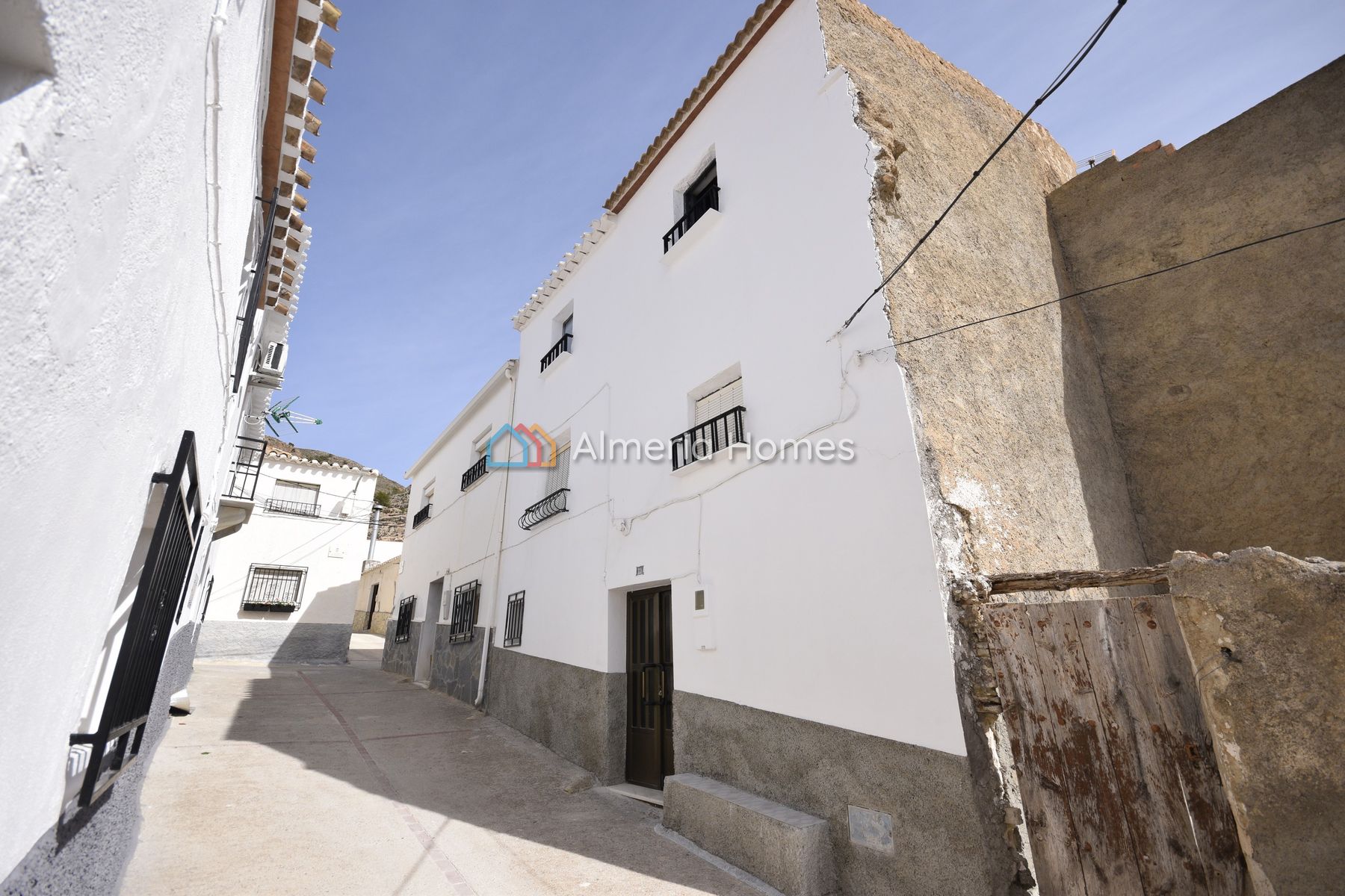 Casa Silencio — Village House for sale in Somontin, Almeria — Image #2