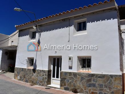 Village House Lion: Village House in El Hijate, Almeria