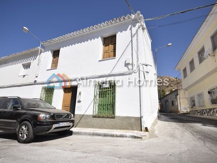 Casa Madeiro: Town House in Cantoria, Almeria