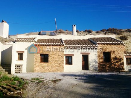 Cave House Dreams: Cave House in Cullar de Baza, Granada