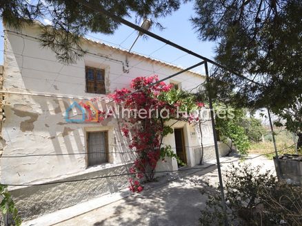 Cortijo Yucca: Country House in Arboleas, Almeria