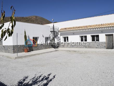 Villa Esperanza: Villa in Oria, Almeria