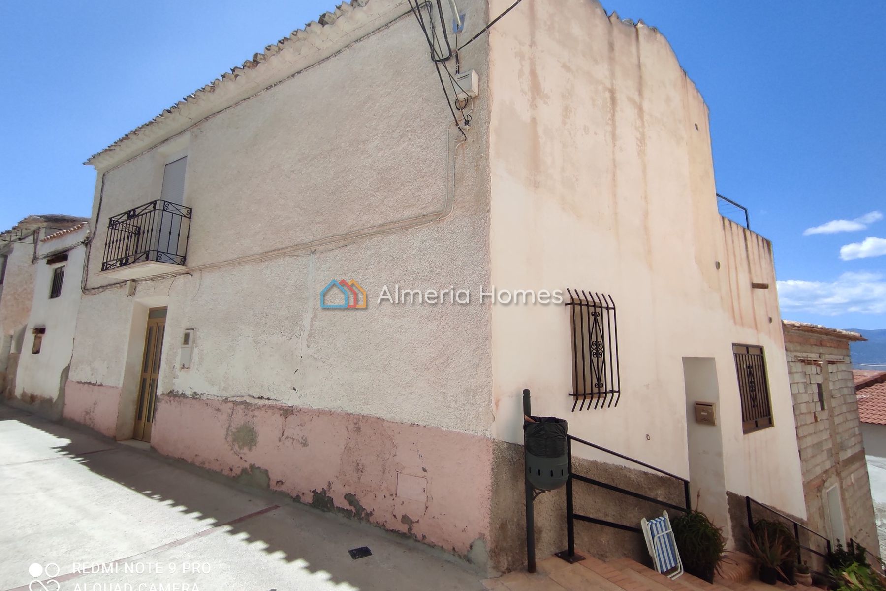 Casa Sorpresa — Village House for sale in Somontin, Almeria — Image #1