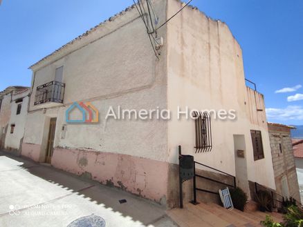 Casa Sorpresa: Village House in Somontin, Almeria