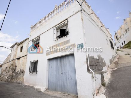 Casa Conchi: Town House in Zurgena, Almeria