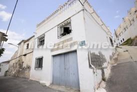 Casa Conchi: Stadswoning te koop in Zurgena, Almeria