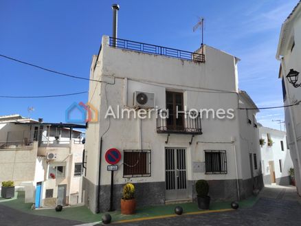 Village House Chimp: Village House in Lucar, Almeria