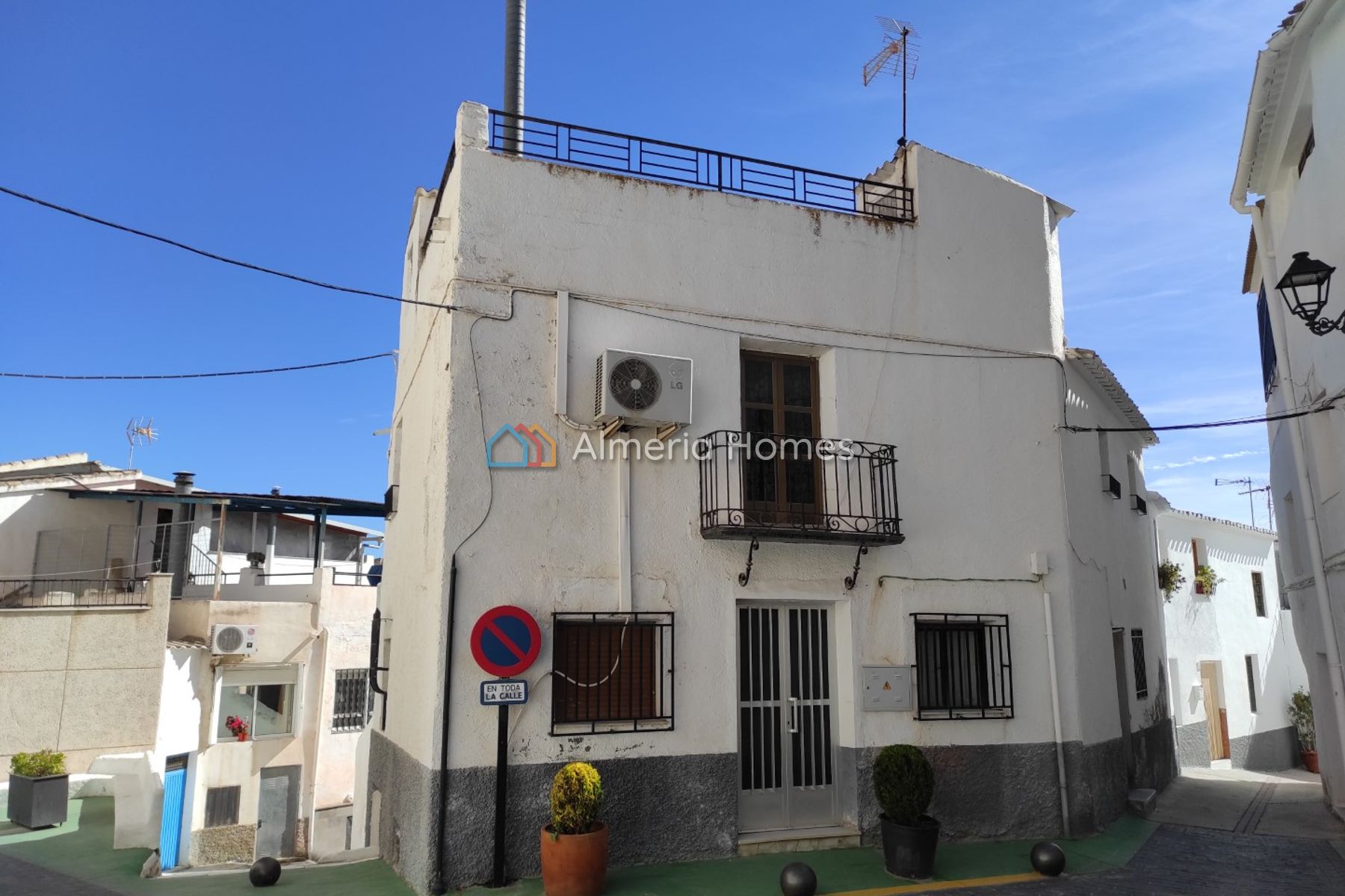 Village House Chimp &mdash; Dorpshuis te koop in Lucar, Almeria — Afbeelding #1
