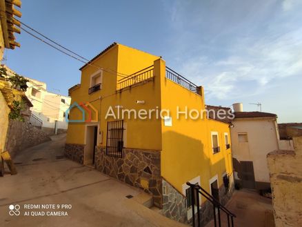 Casa Silvido: Village House in Somontin, Almeria