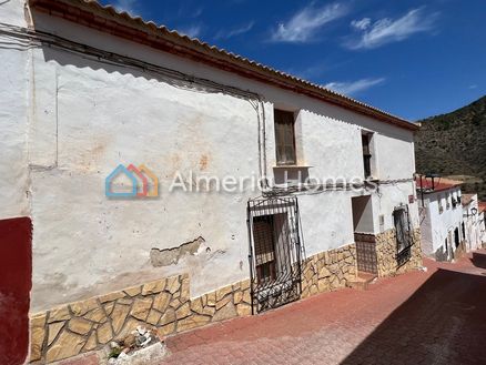 Casa el Cid: Town House in Cobdar, Almeria