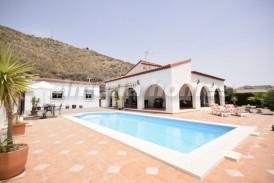 Villa Spectacular: Villa en venta en Arboleas, Almeria