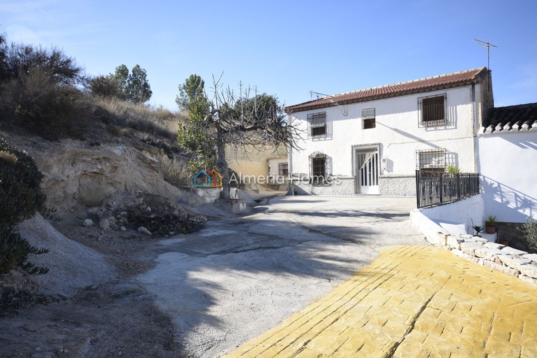 Cortijo Juanita — Country House for sale in Arboleas, Almeria — Image #1