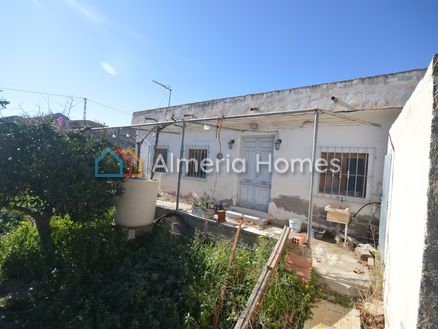 Cortijo Amable: Country House in Fines, Almeria