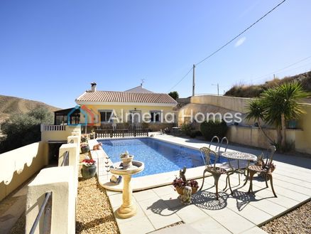 Villa Bluebird: Villa in Arboleas, Almeria