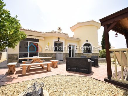 Villa Junio: Villa in Partaloa, Almeria