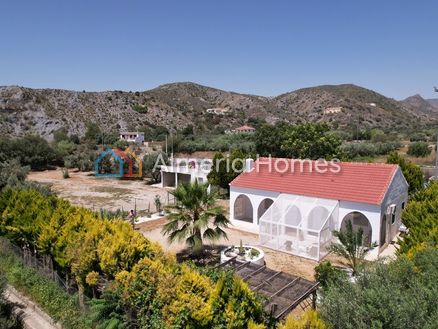 Villa Caballos: Villa in Oria, Almeria