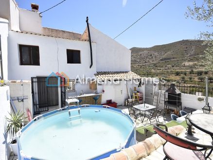 Cortijo Encuentro: Country House in Arboleas, Almeria