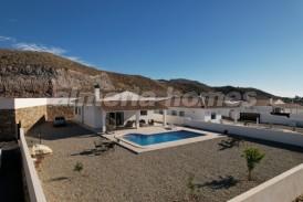 Villa Dreams: Villa for sale in Arboleas, Almeria