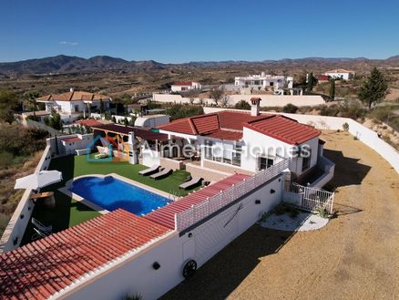 Villa Libertad: Villa in Partaloa, Almeria