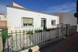 Casa Heroes: Dorpshuis te koop in La Alfoquia, Almeria