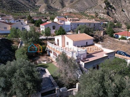 Cortijo Armadillo: Country House in Arboleas, Almeria