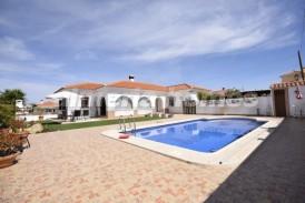 Villa Parrot: Villa en venta en Arboleas, Almeria