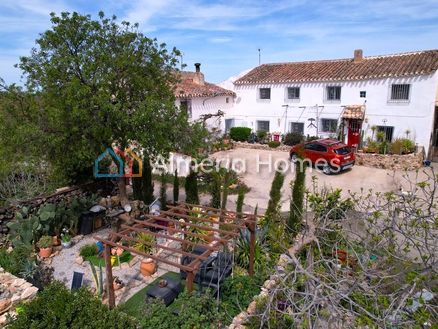 Cortijo Estupendo: Country House in Oria, Almeria