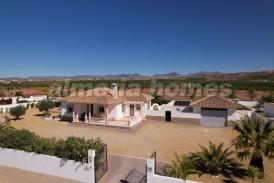 Villa Trono: Villa for sale in Albox, Almeria