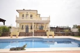 Villa Millie: Villa for sale in Arboleas, Almeria