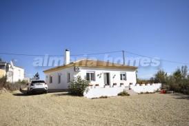 Villa Lucky: Villa te koop in Partaloa, Almeria