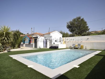 Villa Marley: Villa in Somontin, Almeria