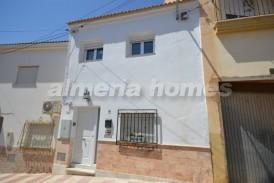 Casa Las Flores: Stadswoning te huur in Cantoria, Almeria