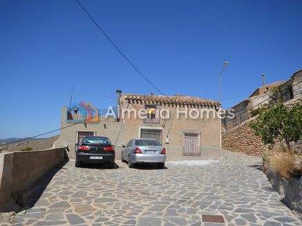 Casa Arlo: Town House in Oria, Almeria