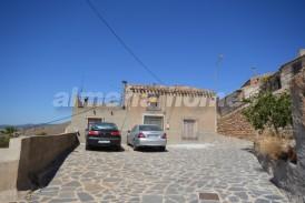 Casa Arlo: Town House for sale in Oria, Almeria