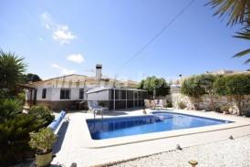 Villa Bentley: Villa for sale in Arboleas, Almeria