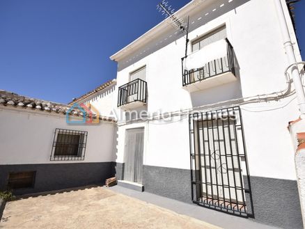 Casa Raven: Town House in Oria, Almeria