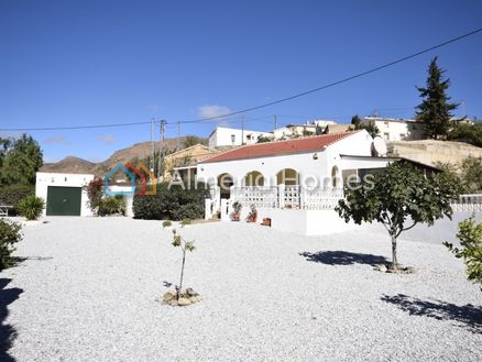 Villa Theo: Villa in Oria, Almeria